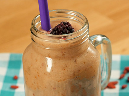 Pomegranate, Apples, Bananas and Dates Smoothie