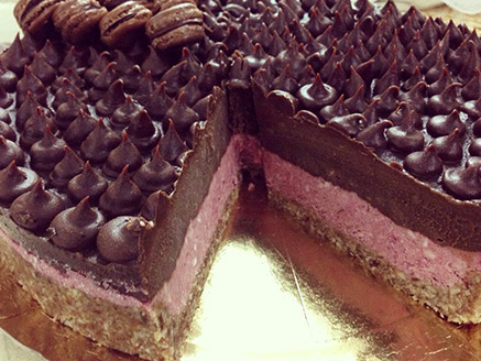 Raw Food Layer Cake with Strawberry Mousse and Chocolate