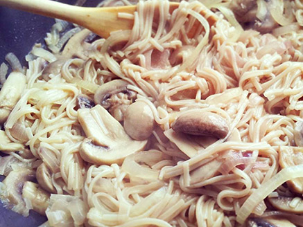Brown Rice Noodles with Onions and Mushrooms