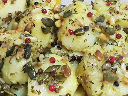 Cooked Potatoes with Fried Seeds