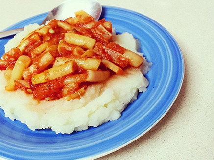 Yellow Bean in Tomato Sauce on Top of Mashed Potatoes